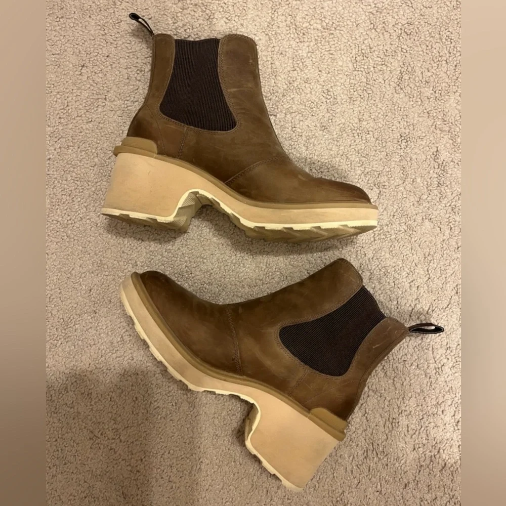 Sorel Hi-Line Heel Chelsea Boots - Picture 7 of 8